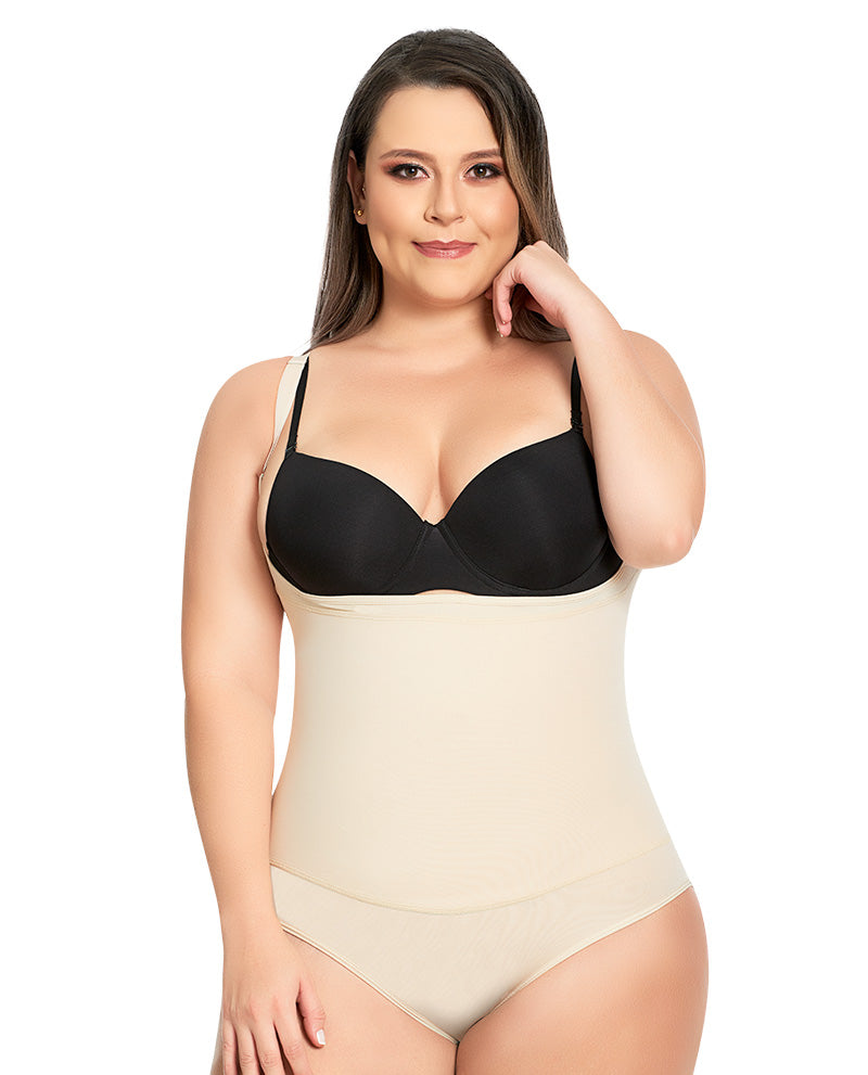 No need to wear an extra bra, just enjoy your effortless chic!! Let's slay  in this AirSlim® ElasticFuse Waistband Shaping Bodysuit. �